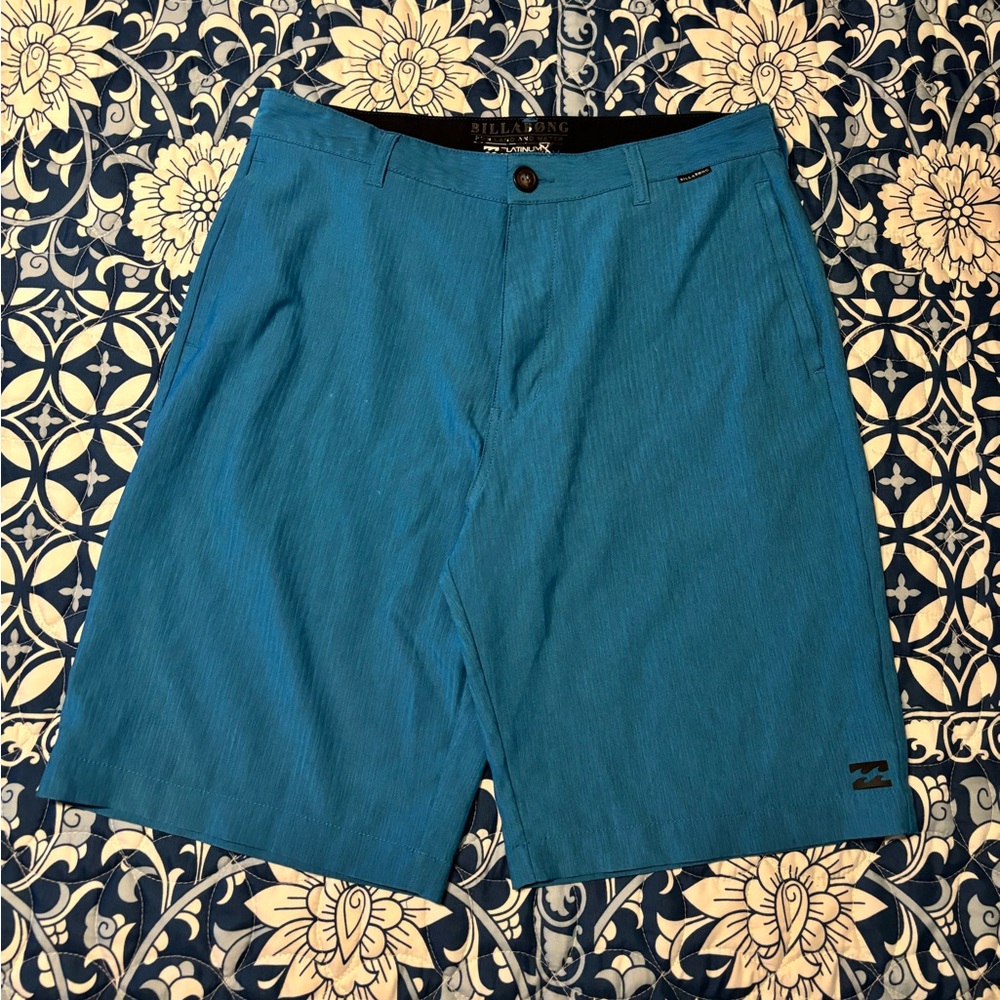 Billabong Men’s Land and Water short size 32
